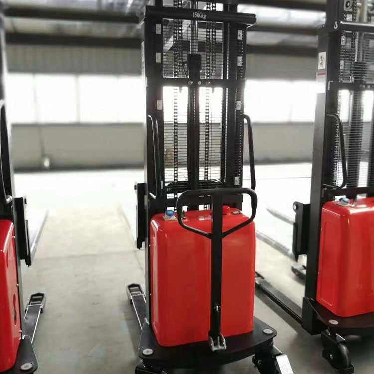 Puolisähköinen pinoaja